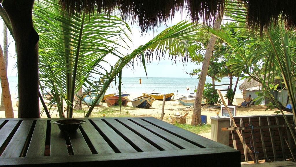 Rupa'S Hotel Arugam Bay Exterior foto
